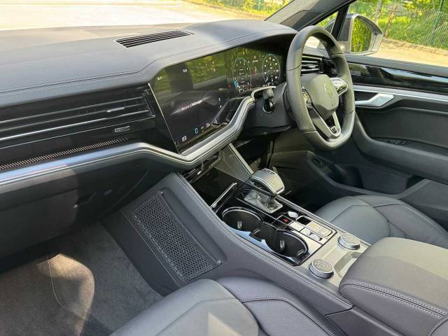 2024 Volkswagen Touareg 3.0TSI (340ps) Black Edition 4Motion