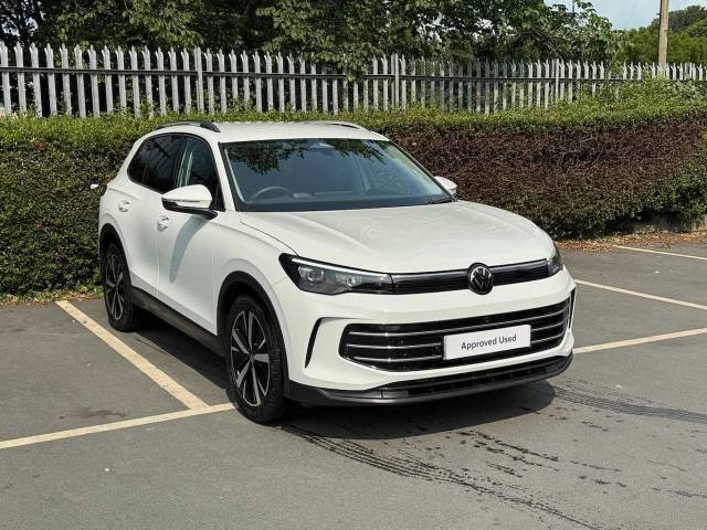 Volkswagen Tiguan 1.5 eTSI (150ps) Elegance DSG Estate Petrol Pure white