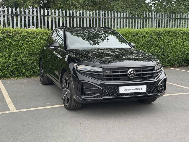 Volkswagen Touareg 3.0TDI (286ps) Black Edition 4Motion 5dr 4x4 vehicle Diesel Grenadilla Black