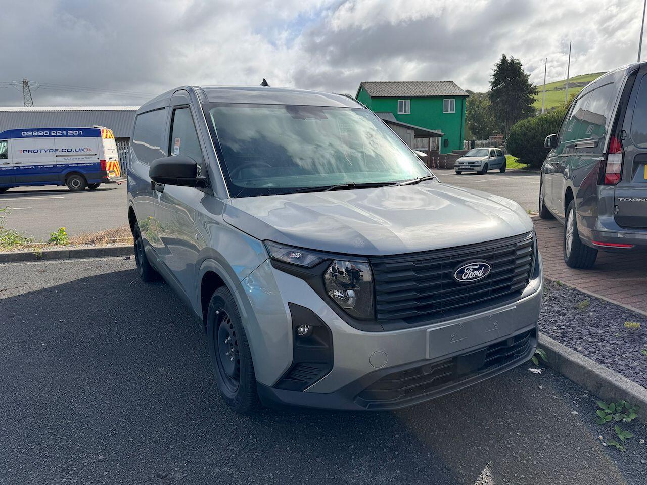 2024 Ford Transit Courier