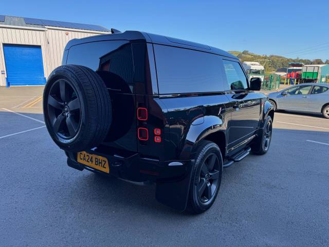 2024 Land Rover Defender 90 3.0 D300 Hard Top X-Dynamic HSE Auto