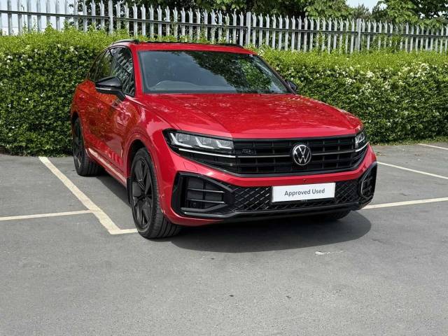 Volkswagen Touareg 3.0 V6 TDI 4Motion 286 Black Edition 5dr Tip Auto 4x4 vehicle Diesel Chilli red