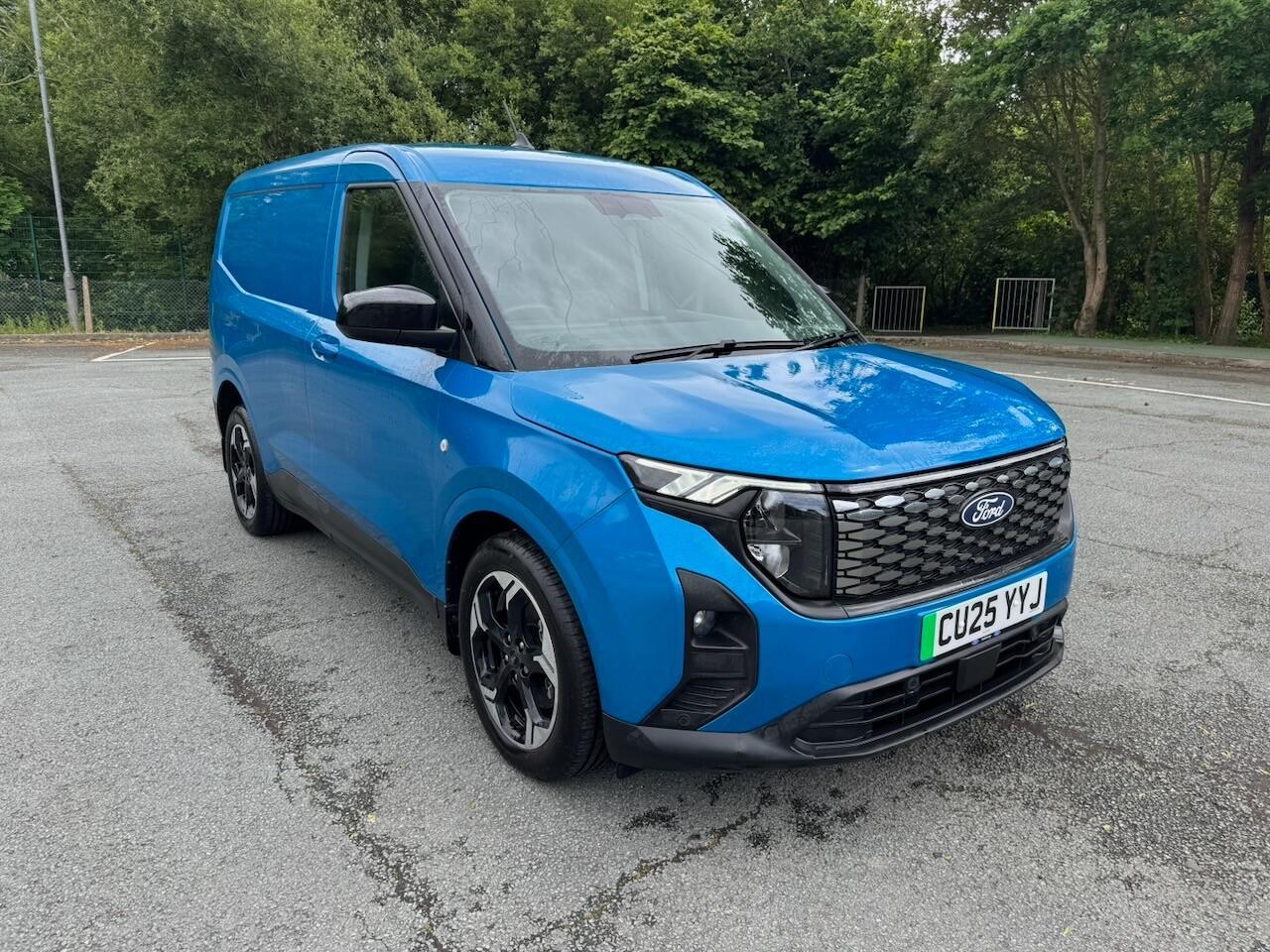 2025 Ford E-Transit Courier