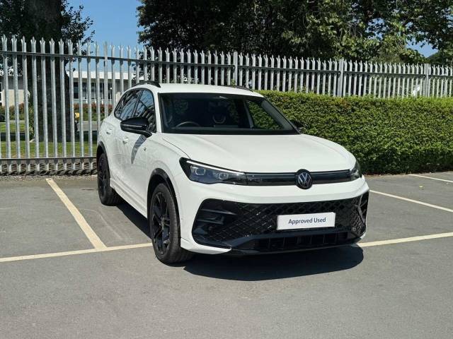 Volkswagen Tiguan 2.0 TDI R-Line 5dr DSG Estate Diesel Pure white