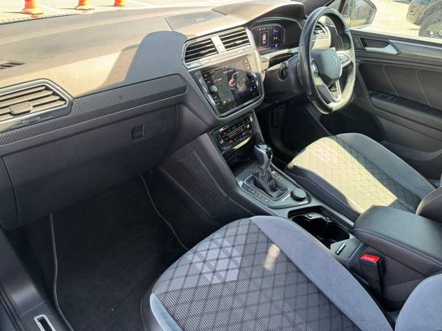 2021 Volkswagen Tiguan 2.0 TDI 4Motion R-Line 5dr DSG
