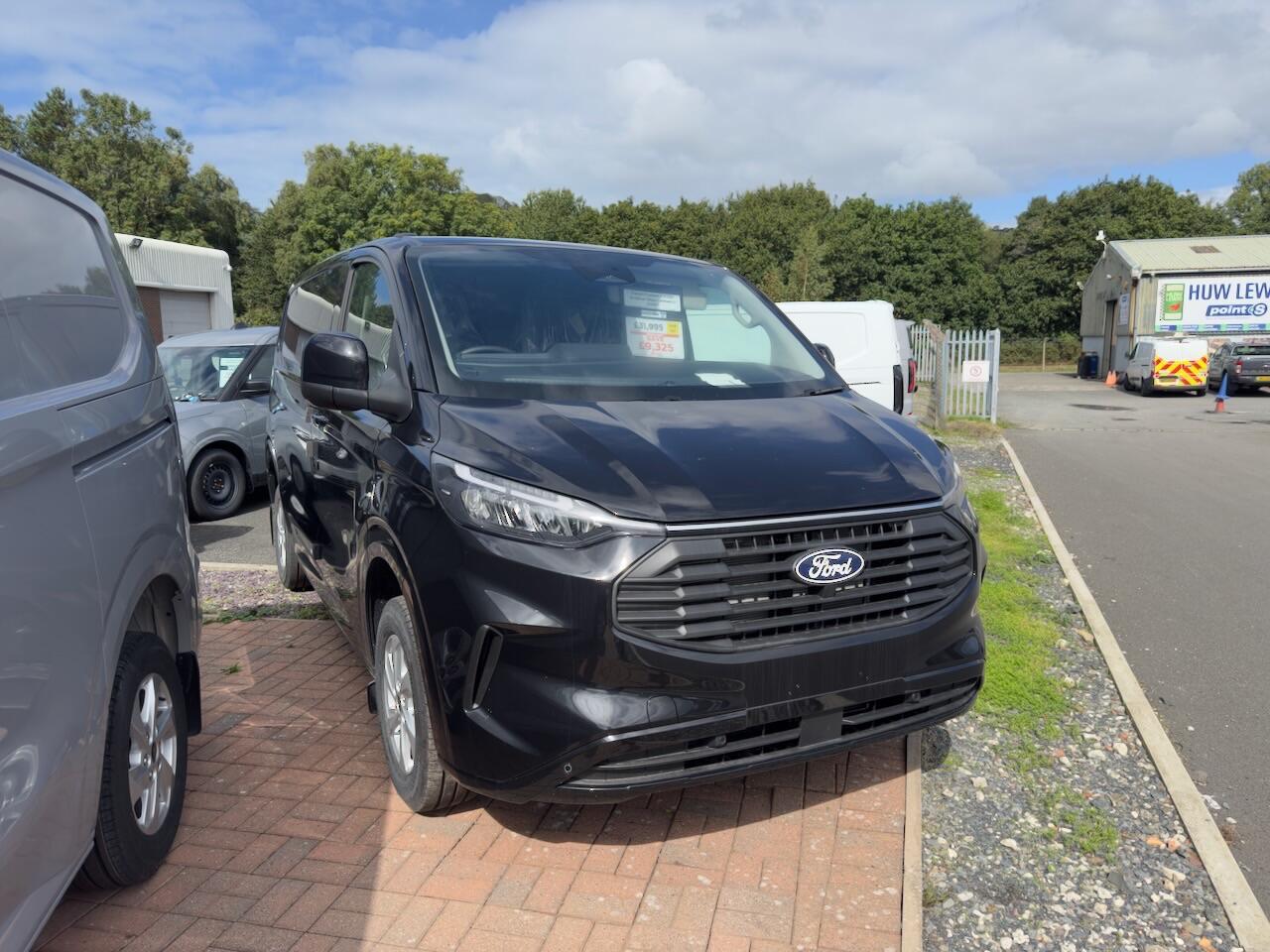 2025 Ford Transit Custom